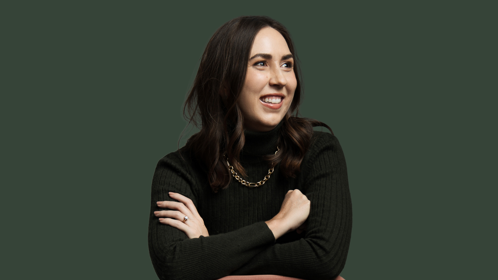 Samara Thorn headshot green